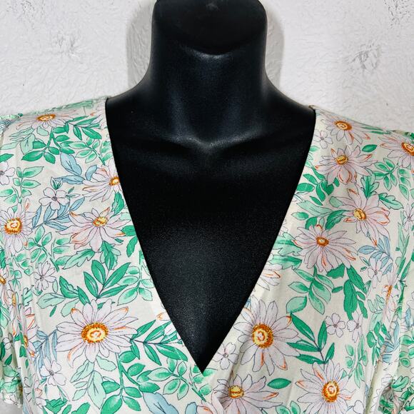 NEW! As U Wish Floral Wrap Dress Casual Print Cap Sleeve V Neck Spring - L - Picture 3 of 5
